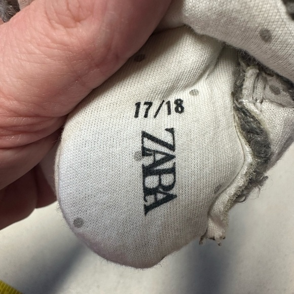 ZARA GREY DEEP PILED Velcro side strap unisex cottagecore bootie 6-9mths - Picture 8 of 10